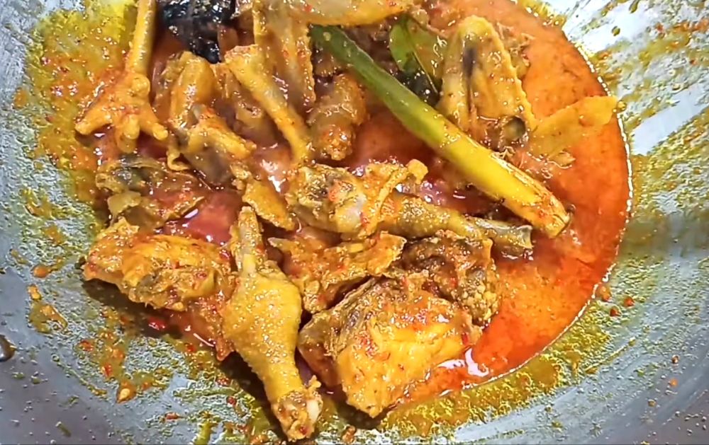 Resep Ayam Kampung Bumbu Merah, Cocok untuk Teman Makan Gudeg