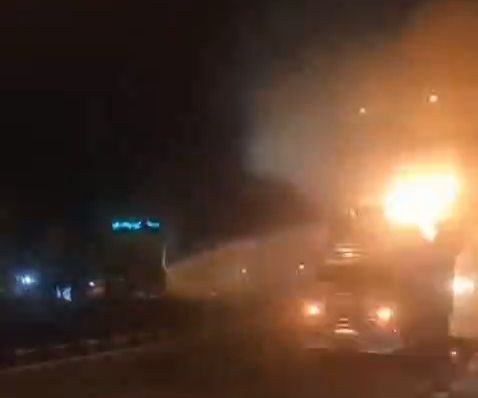 Truk Ekspedisi Ludes Terbakar di Ring Road Ngawi