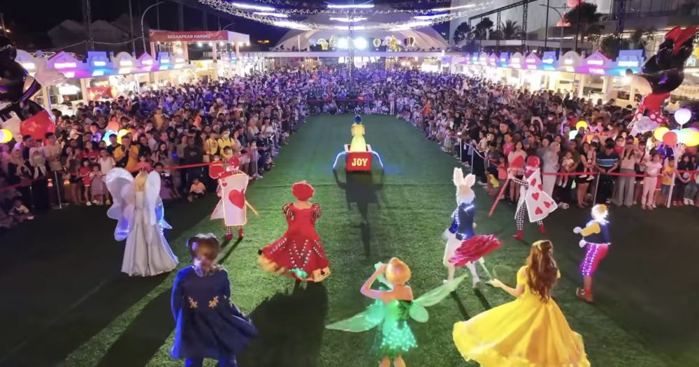 Liburan ke Disney Carnival Surabaya, Tiket dan Daya Tarik