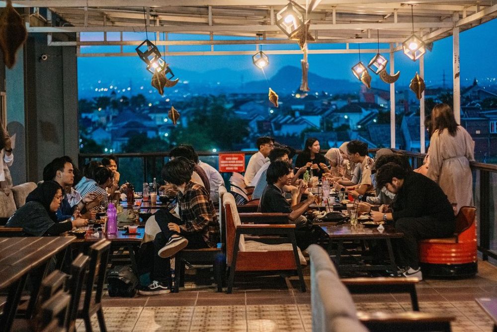5 Tempat Makan di Malang dengan View Bagus, Memanjakan Mata!