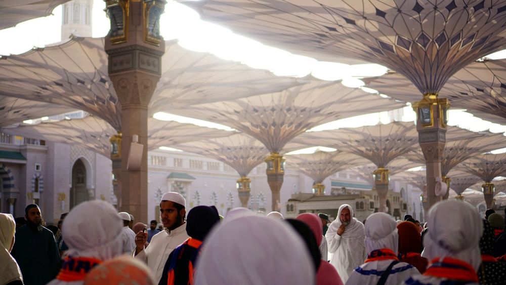 Menggigil dalam Bus, Jemaah Haji Gresik Terpaksa Dipulangkan