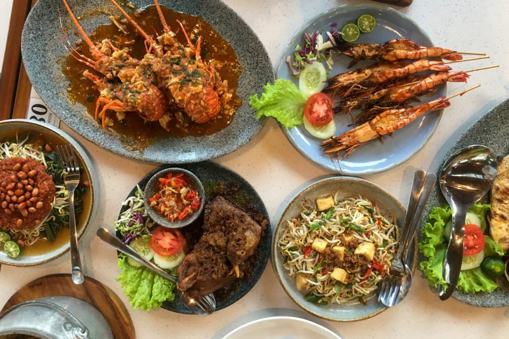 Menikmati Seafood Talaga Sampireun Dekat Bandara Ngurah Rai