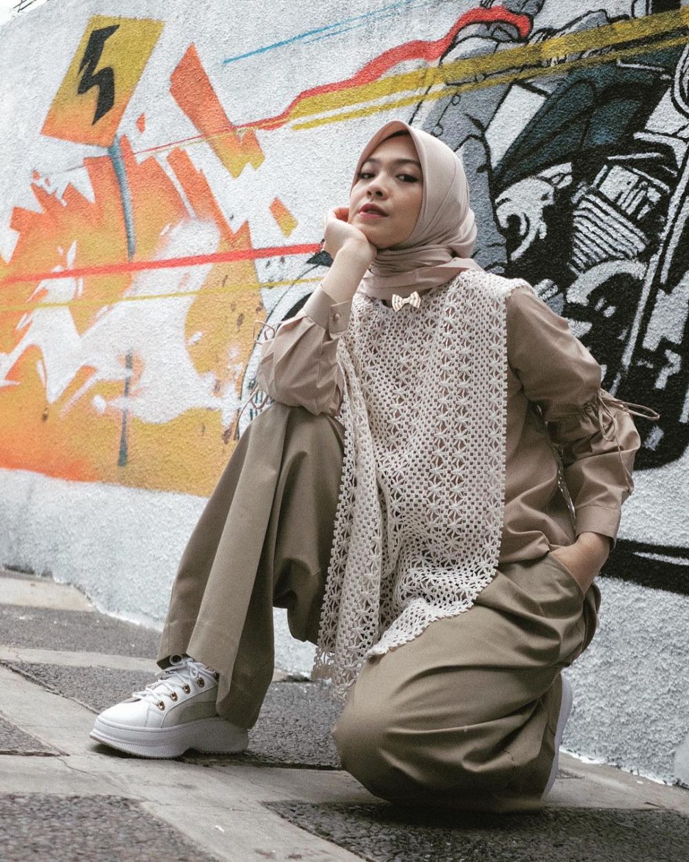 11 Padu Padan Outfit Warna Cokelat Dian Ayu Lestari, Look Warm!