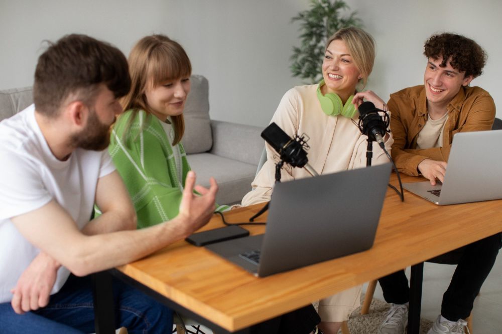 5 Alasan Mendengarkan Podcast Bisnis Meningkatkan Produktivitasmu 