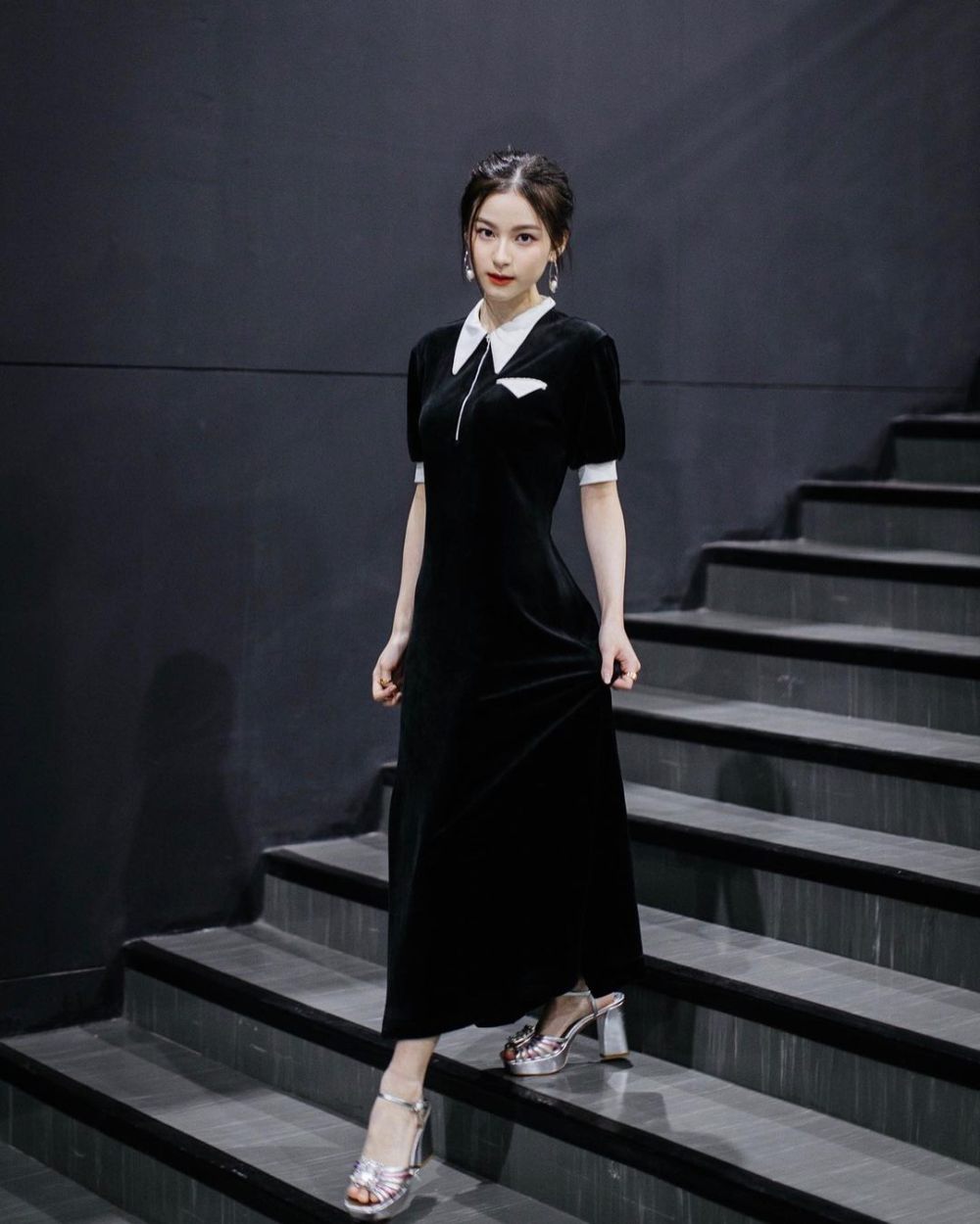 10 Ide Outfit dengan Dress ala Prim Chanikarn, Bisa untuk OOTD!