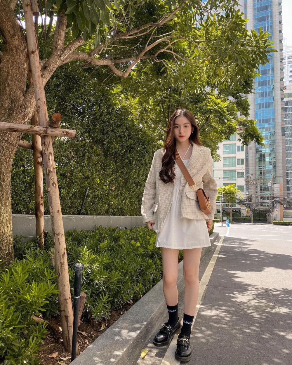 10 Ide Outfit dengan Dress ala Prim Chanikarn, Bisa untuk OOTD!