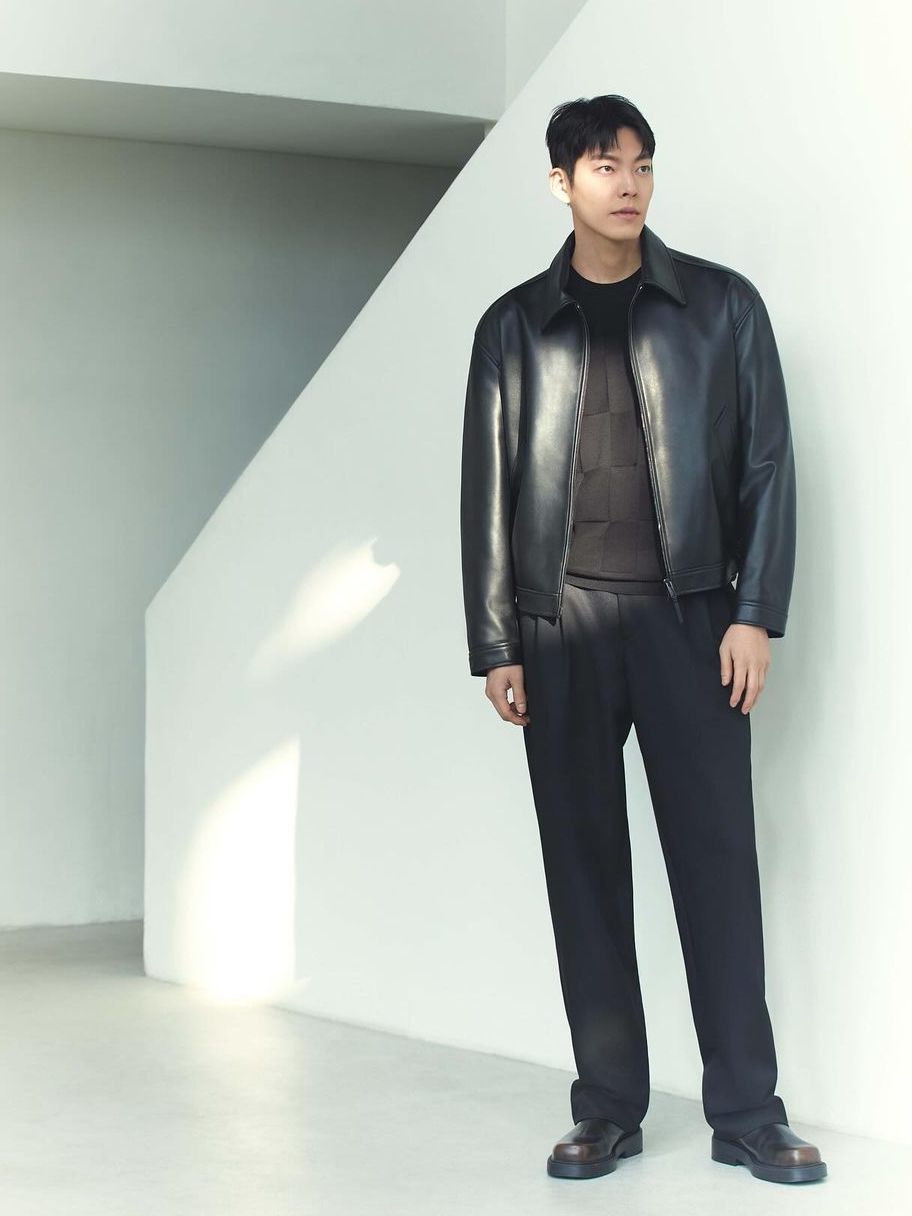 7 Inspirasi OOTD Leather Jacket ala Kim Woo Bin, Chic dan Edgy!