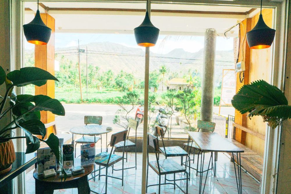 5 Kafe di Amed Karangasem, Enak buat Nongkrong Cantik