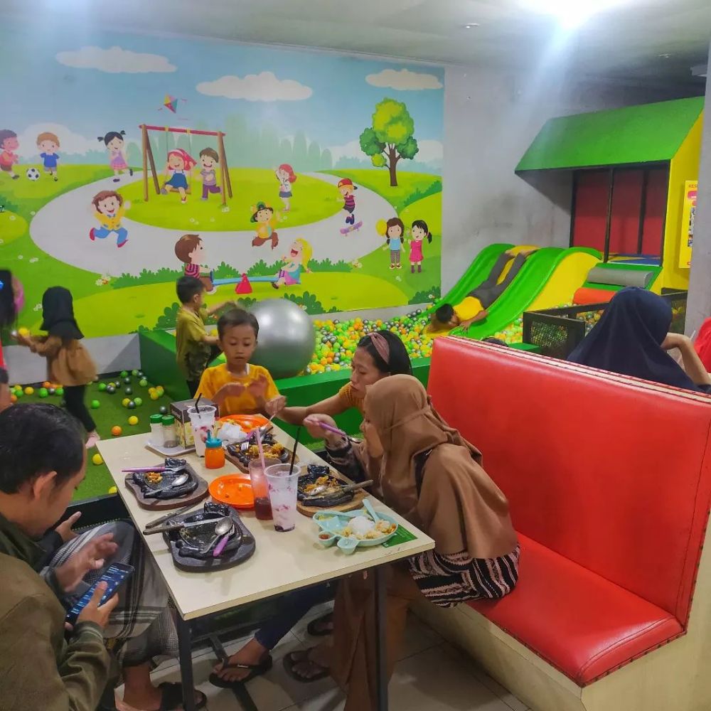 5 Restoran Kids Friendly di Malang, Ada Playground hingga Baby Chair