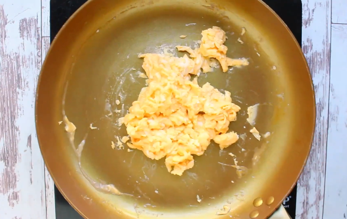 Resep Scrambled Egg Rice Bowl Jepang, Lebih Lembut!