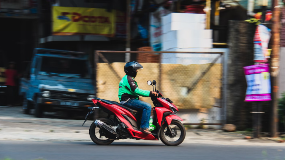 5 Kebiasaan Berkendara ini Bikin Komstir Motor Cepat Rusak