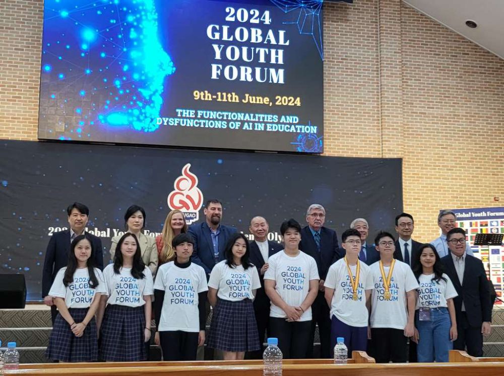 Siswa SMA Vita Surabaya Harumkan Nama Indonesia di Korea Selatan