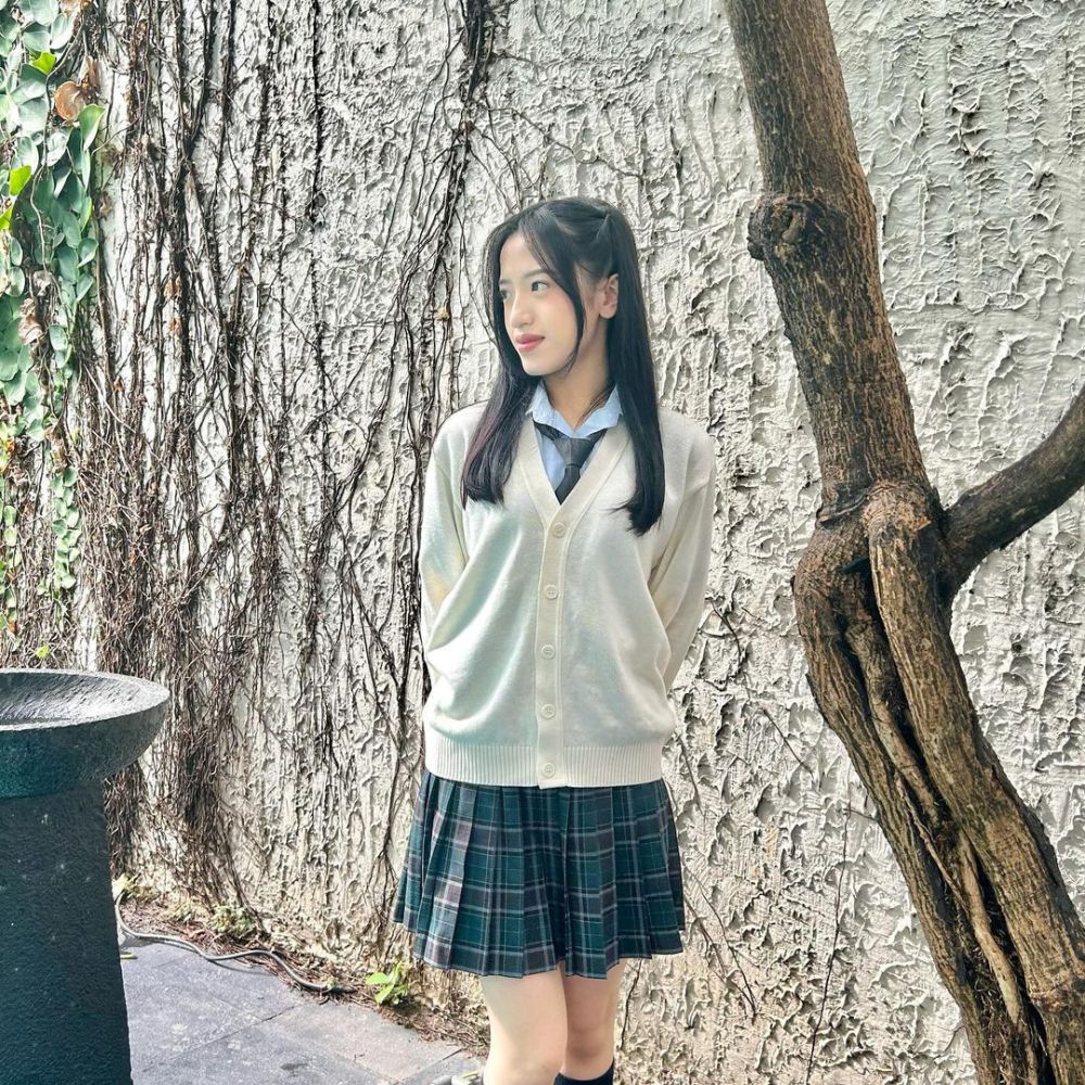 11 Inspirasi School Girl Outfit ala Member JKT48, Trendi Abis!