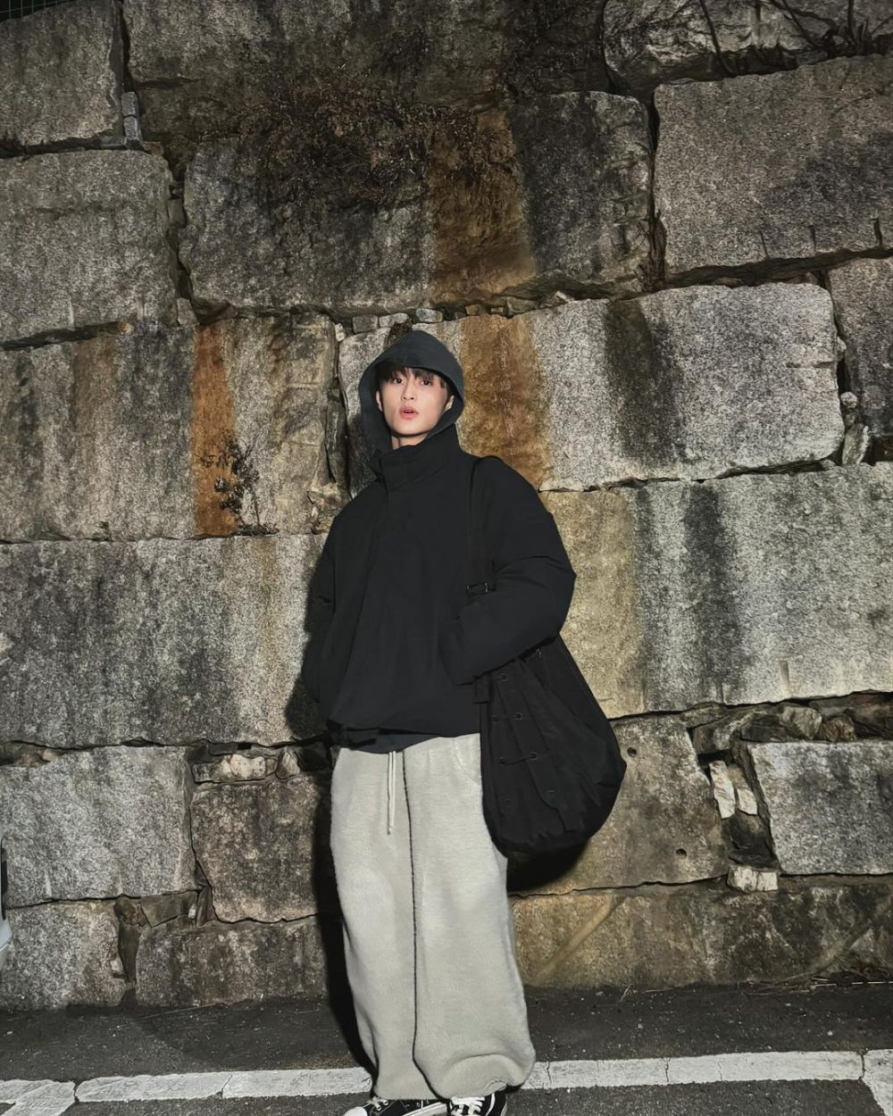 12 Outfit Sporty Casual ala Mark NCT, Chic and Comfy!