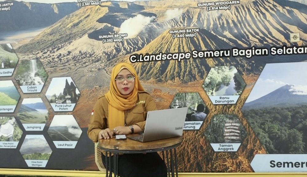 Status Gunung Semeru Turun, Pendakian Belum Juga Dibuka