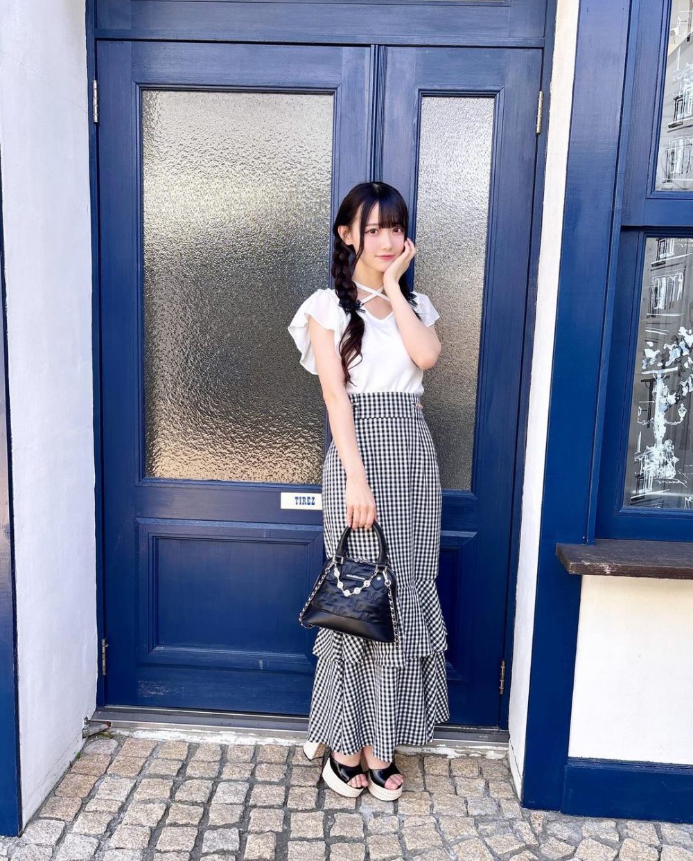 7 Ide OOTD Nuansa Putih ala Momona Matsumoto, Clean dan Cute!