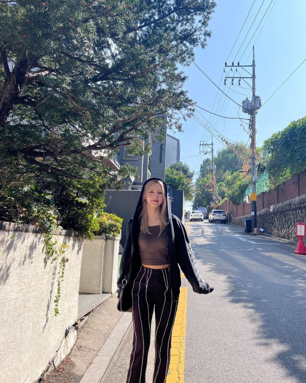 7 Ide Mix and Match Crop Top ala Miyeon (G)I-DLE, Stand Out Abis!