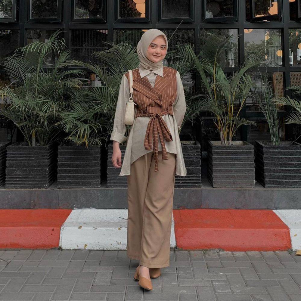 9 Inspirasi Formal Look Style ala Tania Citra, Khas Gen Z!