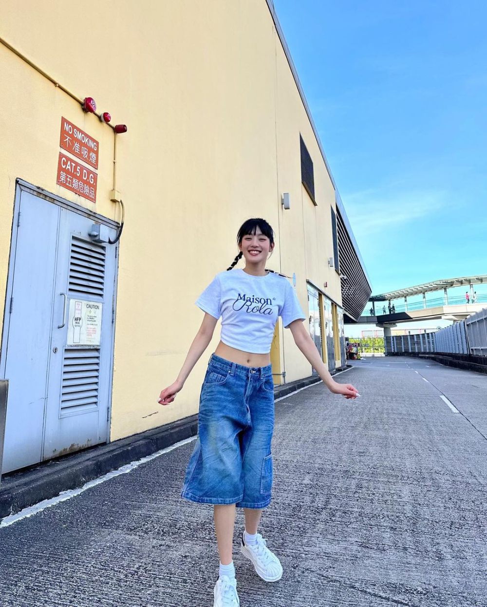 8 Inspirasi OOTD Crop Top ala Minnie (G)I-DLE, Comfy Abis!