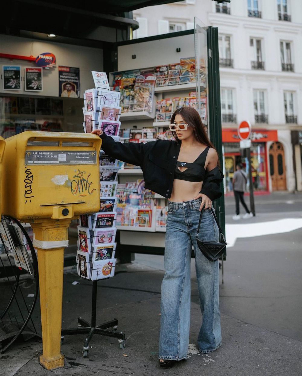 9 Ide Outfit Liburan ke Paris ala Anastasia Siantar, Fashionista!