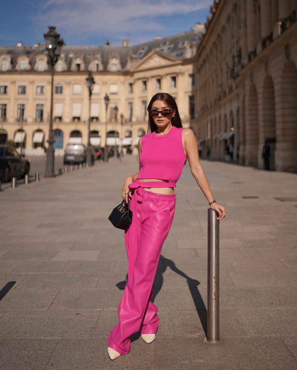 9 Ide Outfit Liburan ke Paris ala Anastasia Siantar, Fashionista!