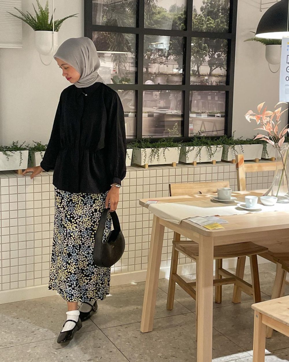 7 Padu Padan Skirt Pattern ala Kana Zahra, Cocok buat Jalan-Jalan!