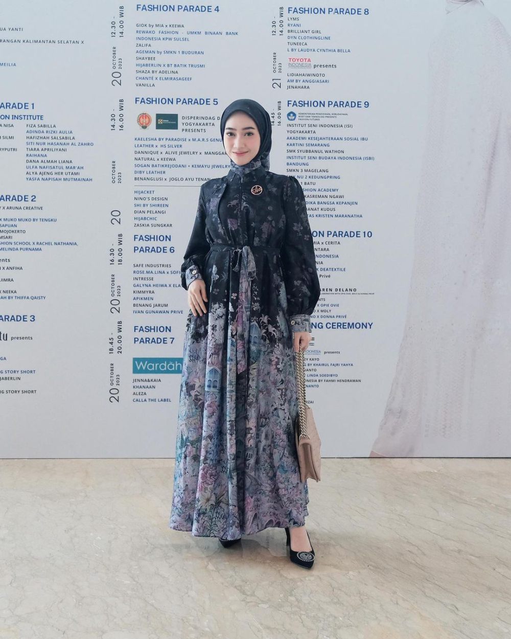 8 Inspirasi Outfit Kondangan Kalem Elegan ala Sinta Sri Antan