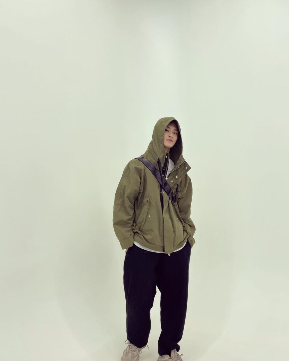 12 Outfit Sporty Casual ala Mark NCT, Chic and Comfy!