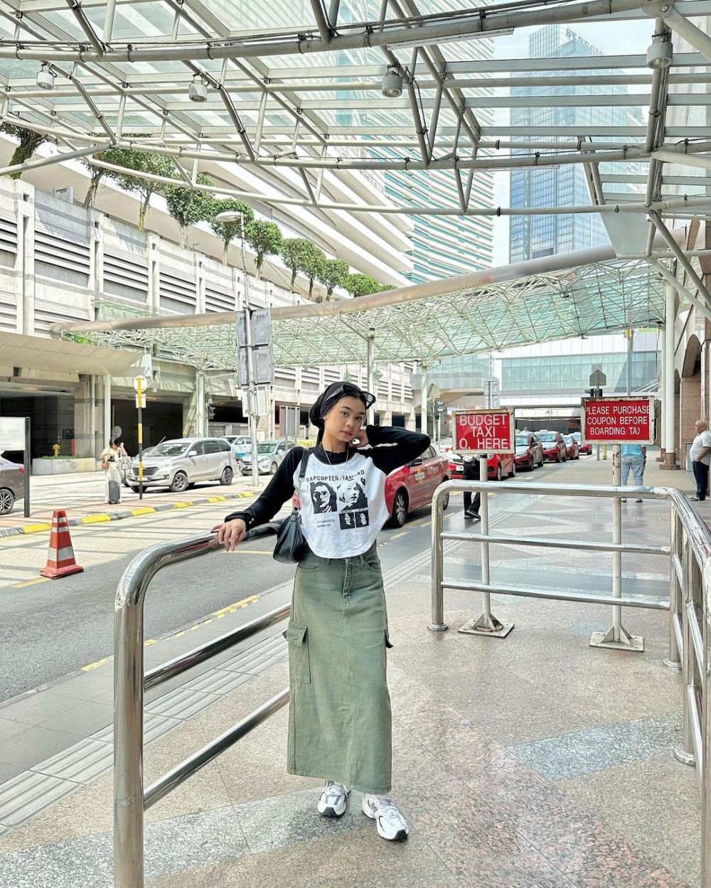 9 Inspirasi Airport Hijab Fashion Style ala Nola Clara, Super Comfy!