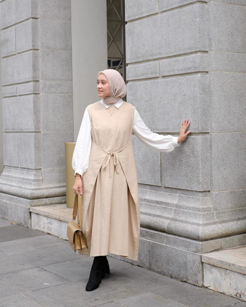 9 Ide Outfit Smart Casual ala Alaeka Bachir, Rapi dan Kekinian!