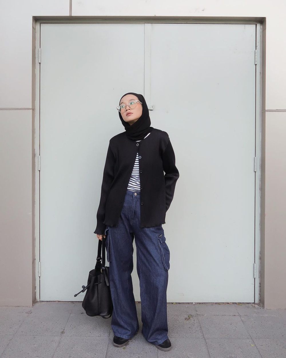 9 Ide OOTD Pakai Denim ala Karina Kamil yang Timeless!