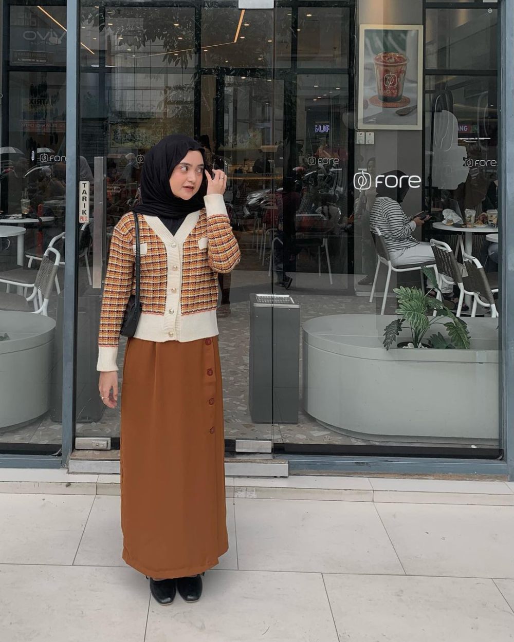 9 Inspirasi Formal Look Style ala Tania Citra, Khas Gen Z!