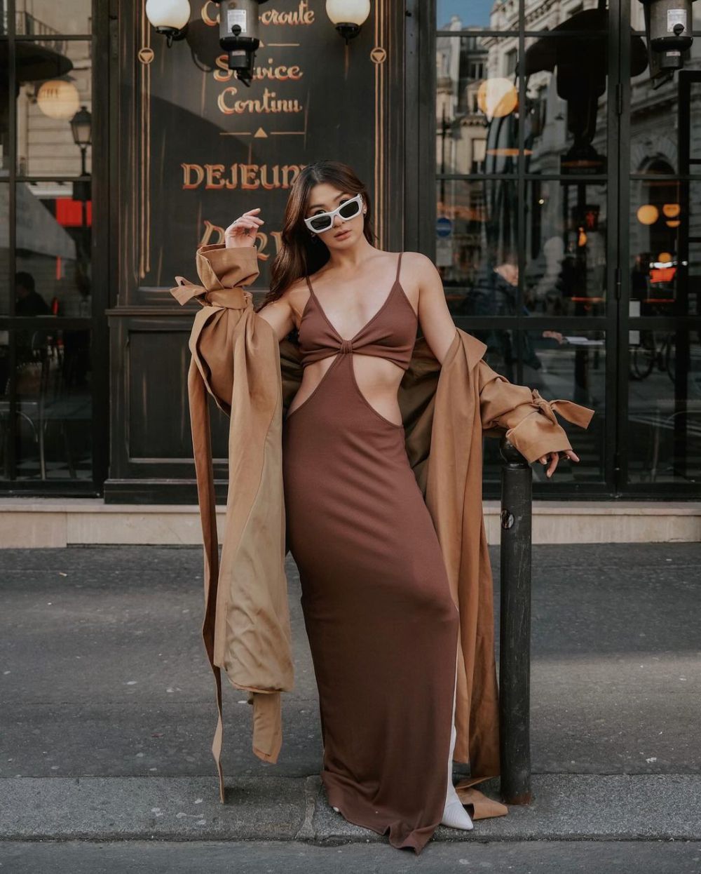 9 Ide Outfit Liburan ke Paris ala Anastasia Siantar, Fashionista!