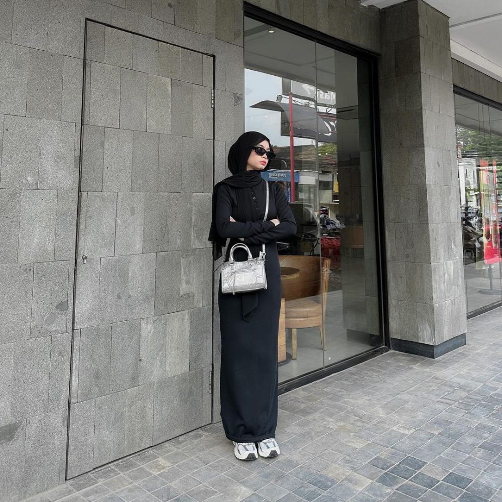 9 Inspirasi Airport Hijab Fashion Style ala Nola Clara, Super Comfy!