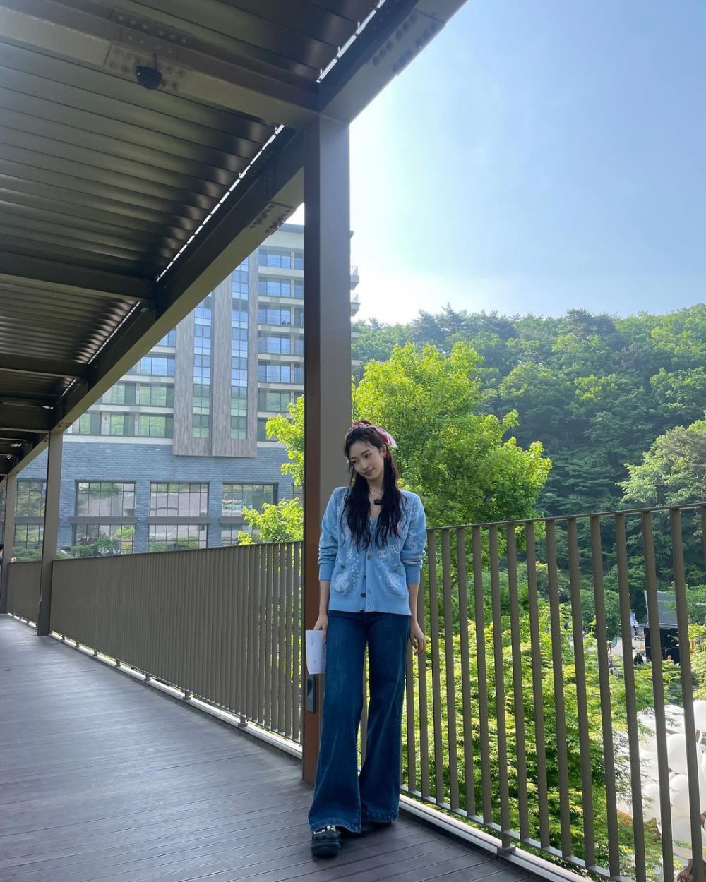 8 Styling Outfit Motif ala Ji Hye Won, Cocok untuk Daily Wear!  