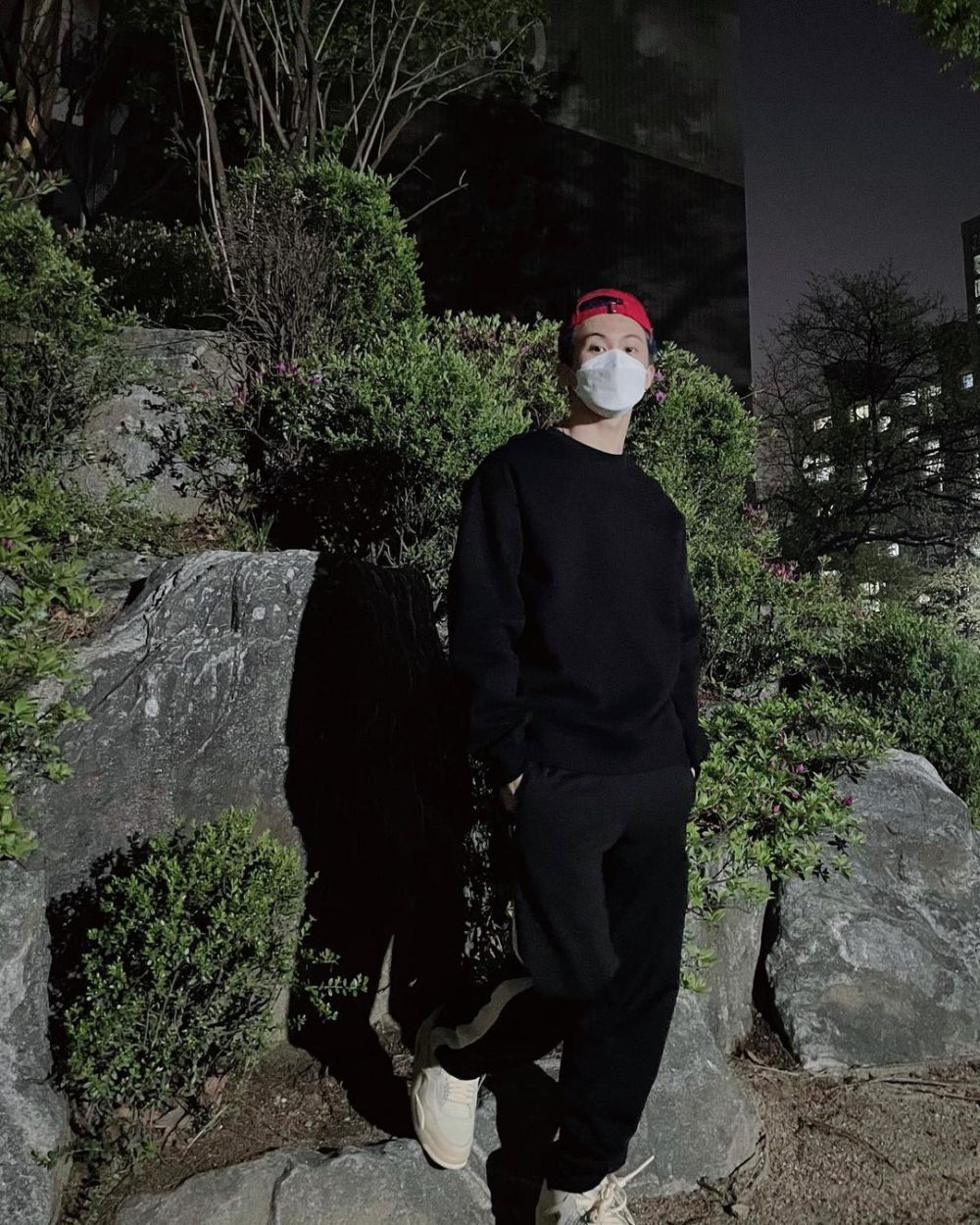 12 Outfit Sporty Casual ala Mark NCT, Chic and Comfy!