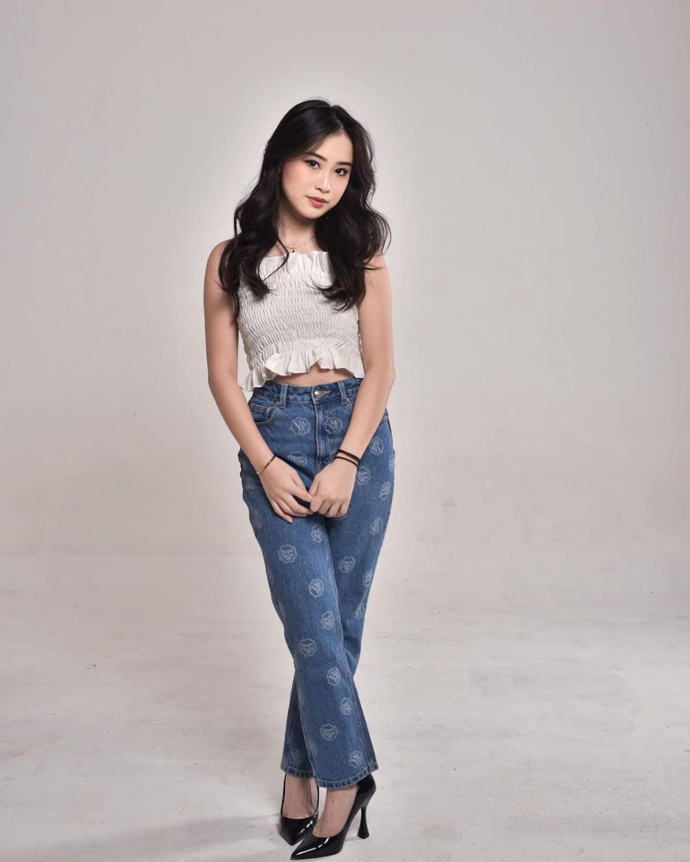 8 Ide OOTD Michelle Christo, Didominasi Gaya Boyish