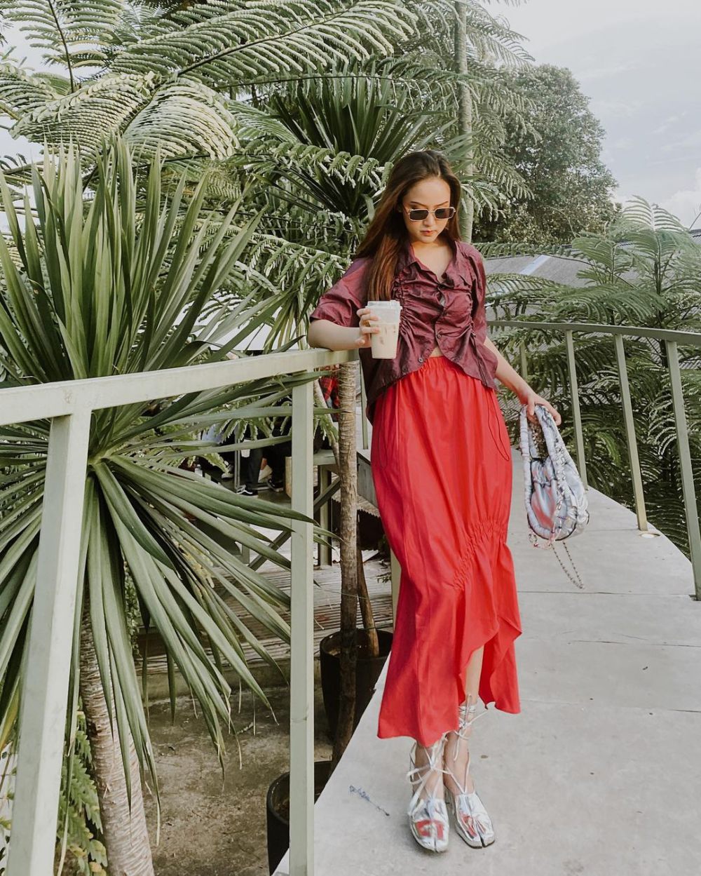 8 Gaya Outfit Kekinian ala Gabriella Larasati, Super Stylish!