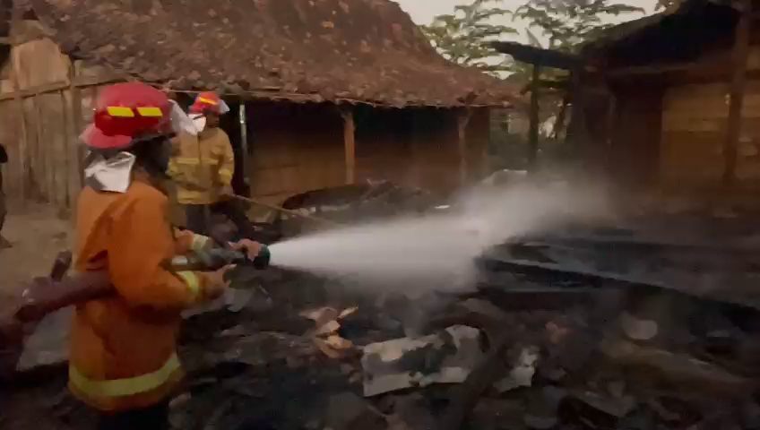 Depresi Ditinggal Istri Meninggal Dunia, Pria Ngawi Bakar Rumah