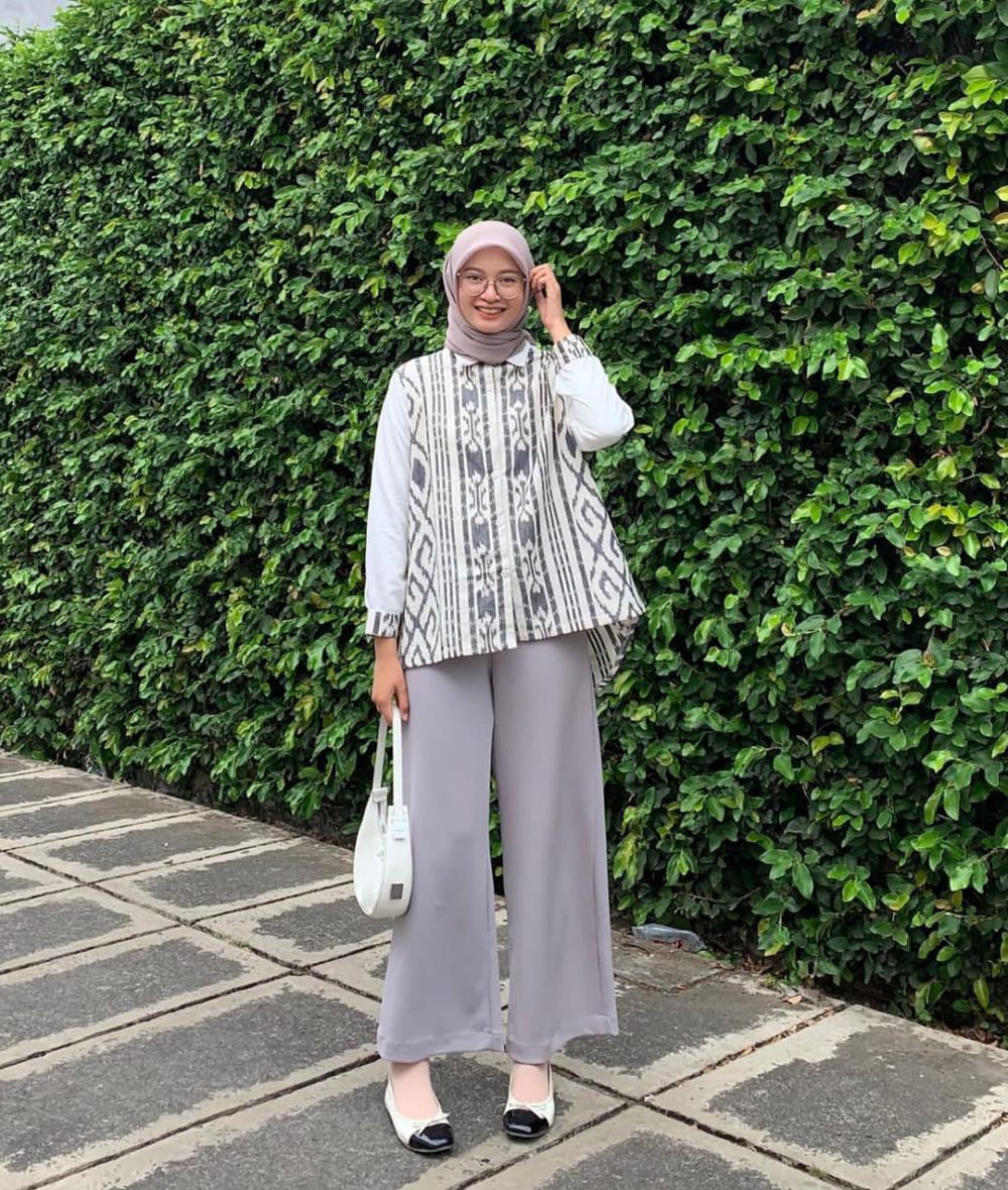 9 Ide OOTD Office Look Hijab Minimalis ala Lutvy Putri, Kerja Nyaman dan Modis!