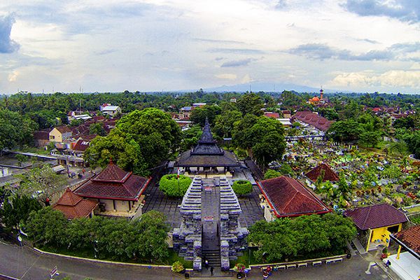 6 Destinasi Wisata Sejarah di Blitar, Ada Makam hingga Candi 