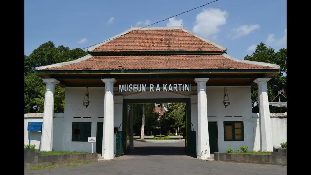 7 Tempat Bersejarah di Jawa Tengah yang Akan Menambah Wawasanmu