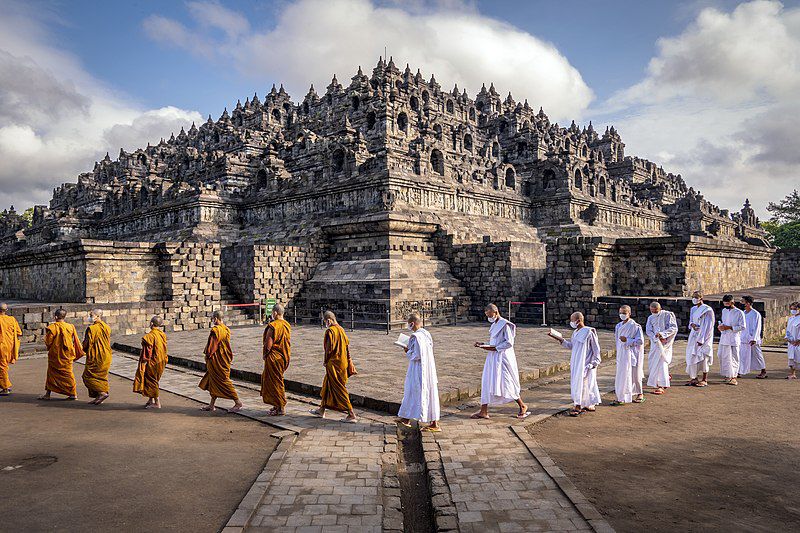 Pemasangan Chattra Dikhawatirkan Kurangi Keaslian Candi Borobudur