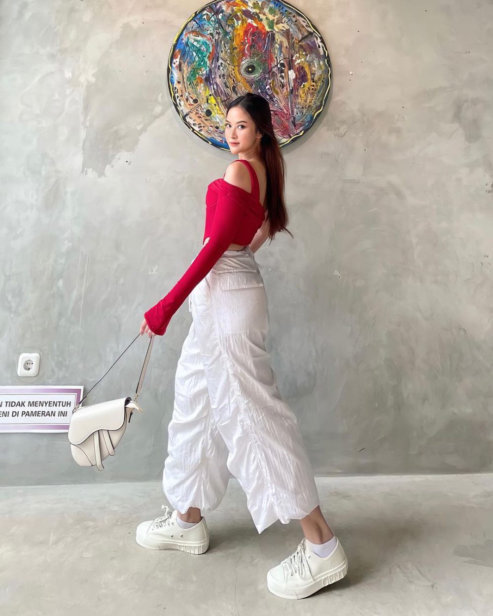 8 Gaya Outfit Kekinian ala Gabriella Larasati, Super Stylish!