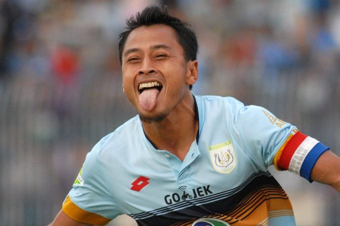 4 Periode Samsul Arif Berkostum Persela Lamongan, Comeback!