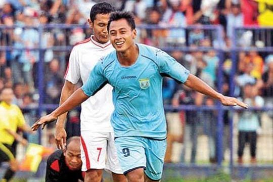 4 Periode Samsul Arif Berkostum Persela Lamongan, Comeback!