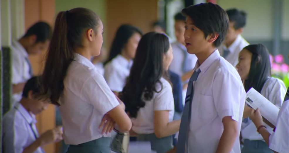 16 Rekomendasi Film Bertema Cinta Masa SMA di Netflix, Penuh Kenangan!