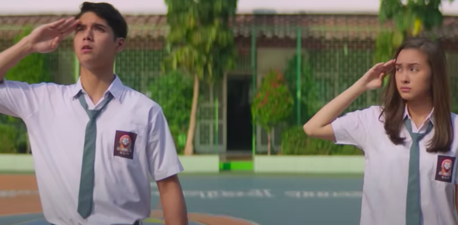 16 Rekomendasi Film Bertema Cinta Masa SMA di Netflix, Penuh Kenangan!