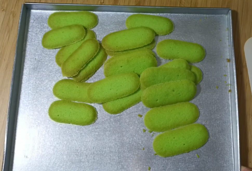 Resep Lidah Kucing Pandan, Kue Kering Legendaris yang Mudah Dibuat!