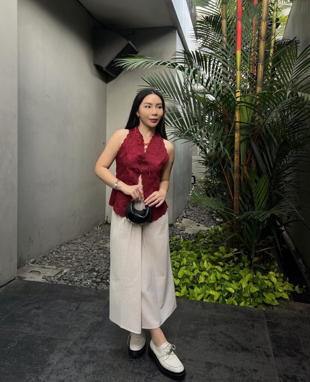 8 Inspirasi OOTD Long Skirt ala Kyra Nayda, Timeless Abis